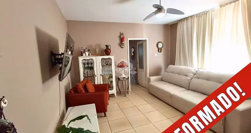 Impecável e reformado: 3 dormitórios, 2 banheiros, copa/cozinha grandes. 50 mt assembléia