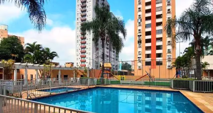 Apartamento desocupado e semi-mobiliado no bairro partenon, em frente à puc, com 2 dormitórios, churrasqueira e vaga de garagem