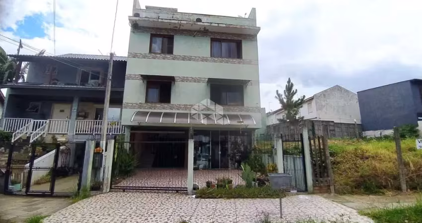Casa com 04 dormitórios sendo 01 suíte, 02 banheiros sociais, 01 lavabo, bem localizado próximo a escola, praça, mercado e estação de ônibus.