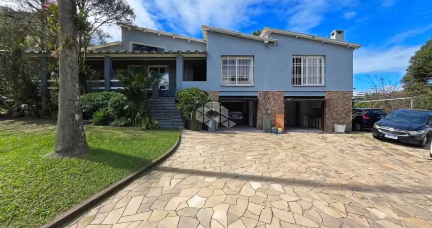 Excelente casa em condomínio fechado - ampla, completa e pronta para morar!