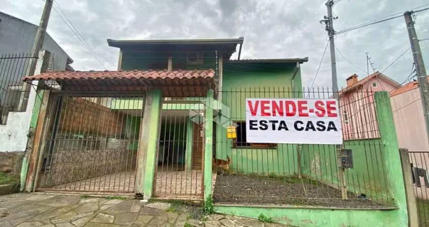 Casa de 2 pavimentos e 2 dormitórios com suíte na lomba do pinheiro