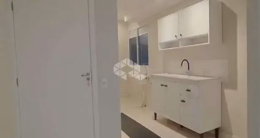 Apartamento térreo semi mobiliado de 2 quartos bem localizado na restinga
