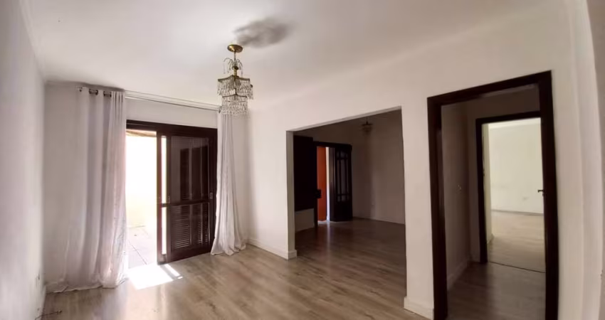 Apartamento SEMI MOBILIAO com terraço