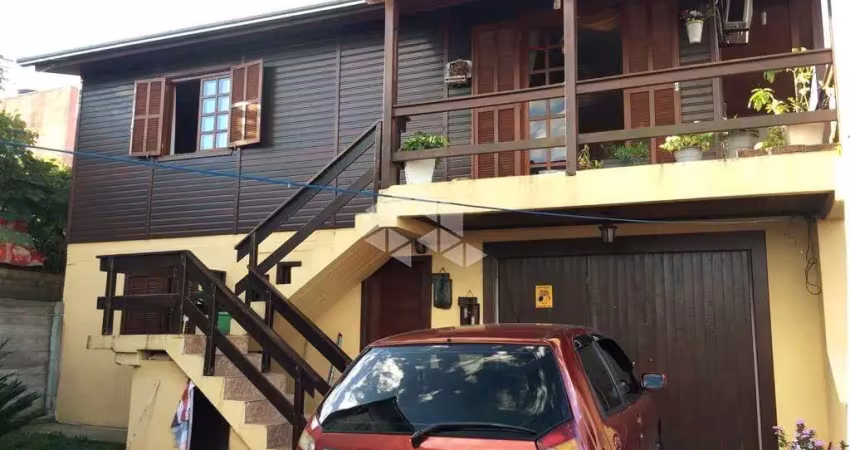 Duas casas mistas  à venda no bairro fátima em caxias do sul.