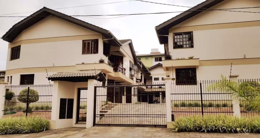 Sobrado duplex à venda no bairro Sagrada Família, Caxias do Sul