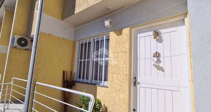 Sobrado com 02 dormitórios no bairro Desvio Rizzo em Caxias do Sul
