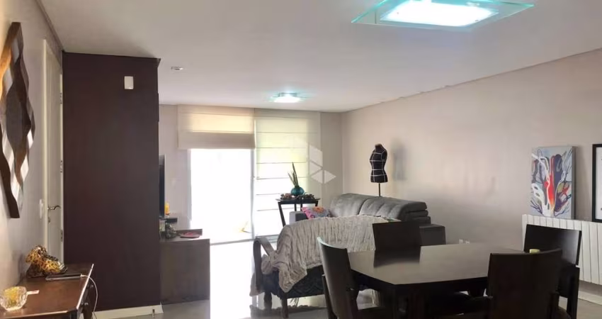 Apartamento 3 Dormitórios Semimobiliado no Bairro Exposição em Caxias do Sul