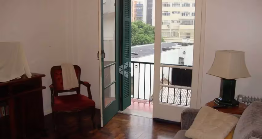 Apartamento 02 quartos com sacada e box escriturado no centro histórico