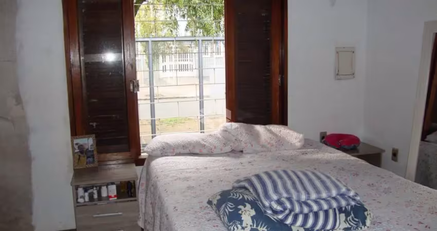 Boa  casa 03 dormitórios com 04 vagas garagem no bairro santa maria goretti em porto alegre