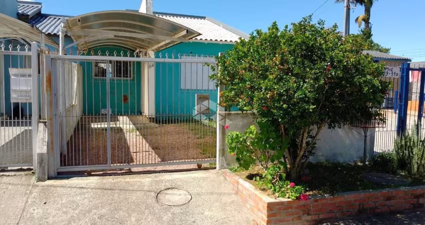 Casa de Alvenaria com três dormitórios e Suíte no bairro Belém Novo.