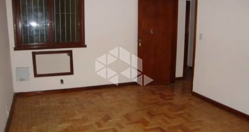 Conjunto comercial 76,10m² composto de três salas na General Vitorino Centro Histórico