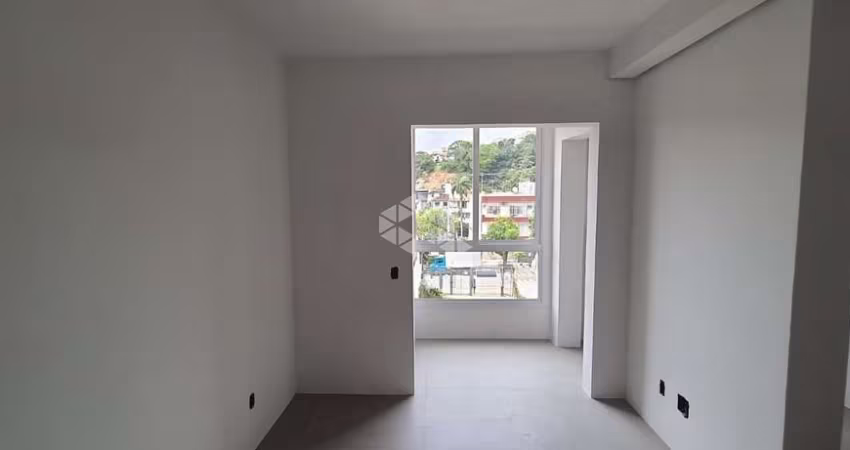 Apartamento de 2 quartos e vaga de garagem no bairro Medianeira.