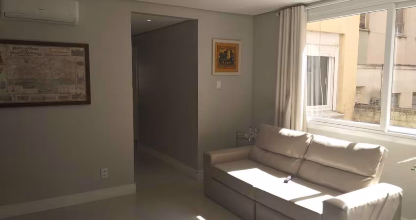 Ótimo Apartamento 2 quartos todo reformado com 108m²privativos, garagem  no Centro Histórico de Porto Alegre