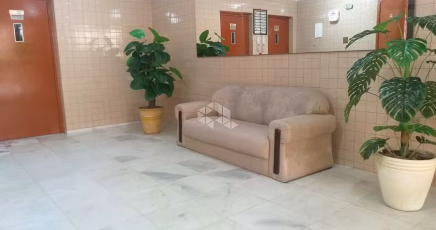 Amplo Apartamento 2  quartos e 1 vaga, bairro Floresta  em Porto Alegre.