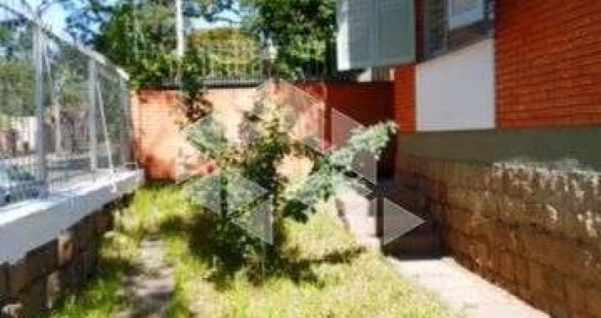 casa Residencial de esquina 03dormitórios de esquina, Partenon, Porto Alegre.