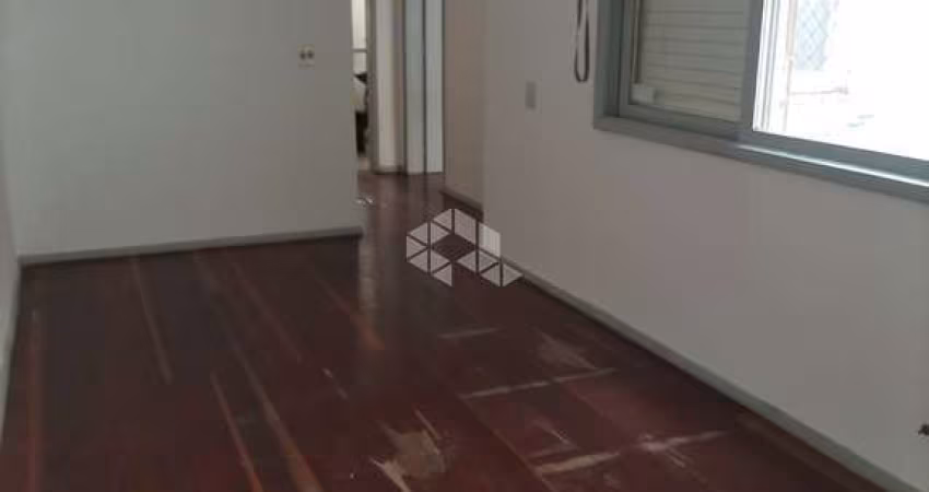 Um dormitório diferenciado com 55m², sol, próximo Gasômetro