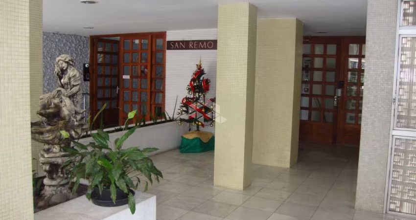 bom apartamento de 03 quartos, andar alto, elevador, portaria no Centro Histórico