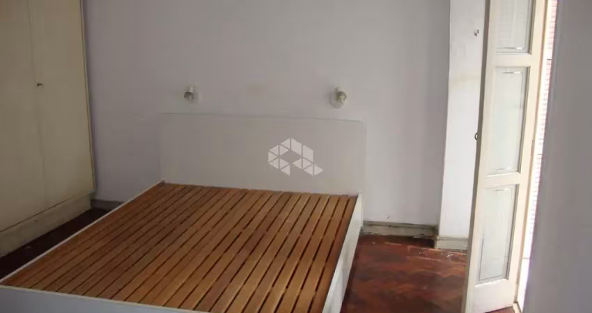 Apartamento de 03 quartos, andar alto, elevador, portaria no centro histórico