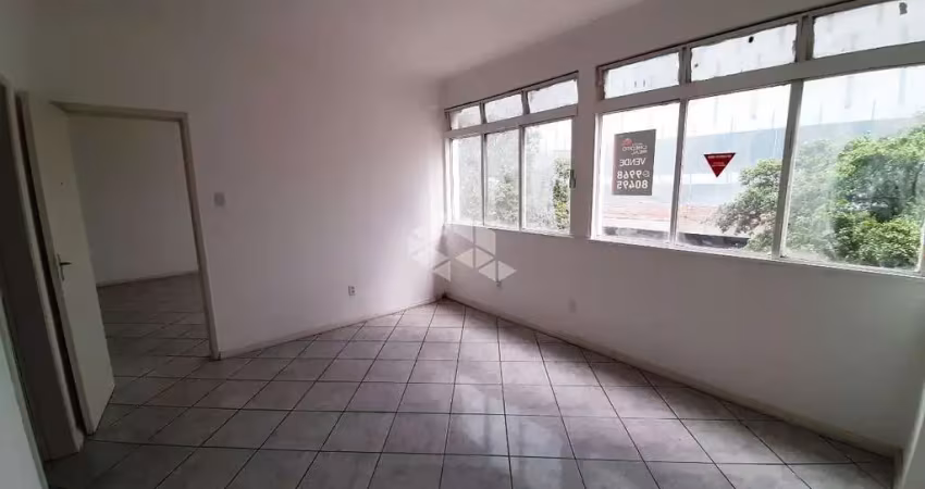 Excelente sala comercial à venda no centro histórico.