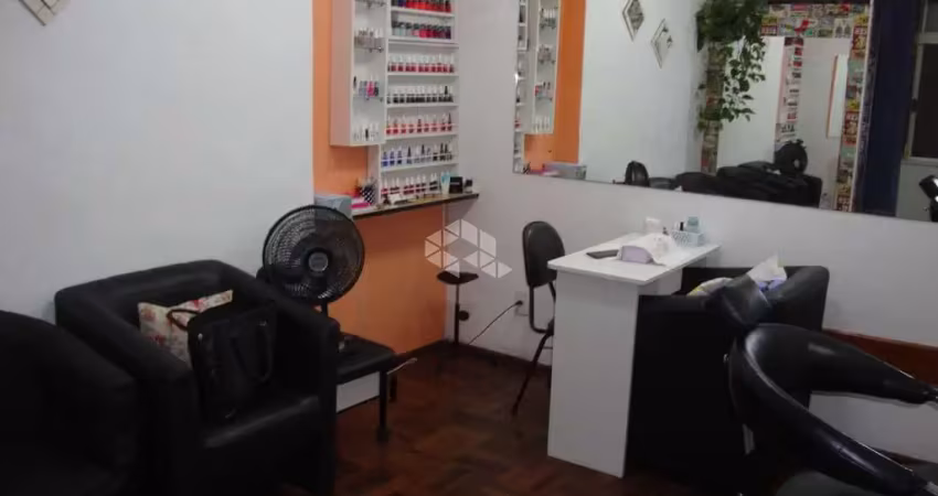 Boa sala comercial com 21,70 m² privativos na galeria malcon no centro histórico