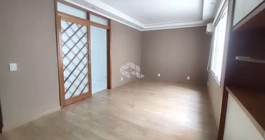 Apartamento de tres quartos com suite no bairro cidade baixa