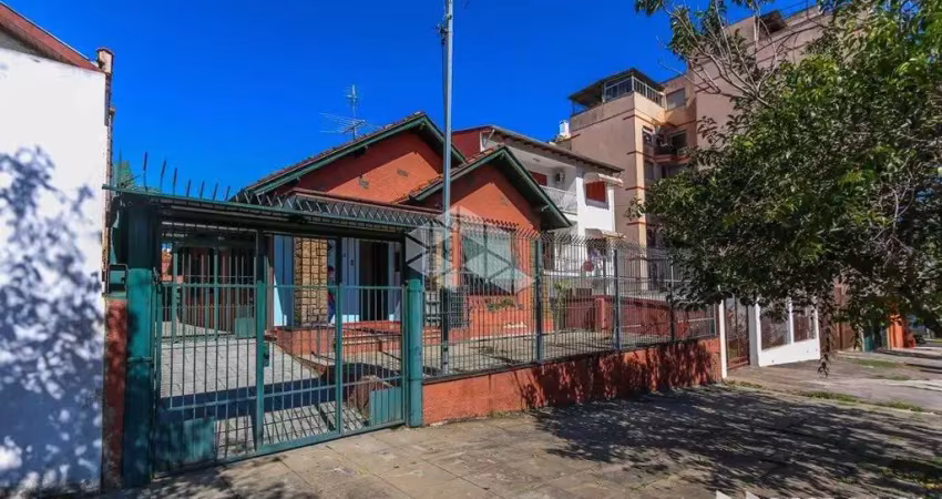 Casa com 5 quartos à venda na Rua Araújo Lima, 180, Centro, Canoas