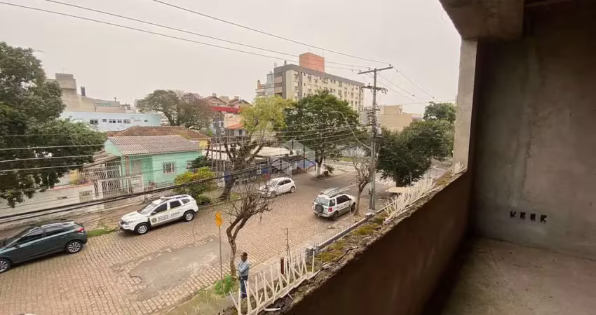Prédio em construção com 9,34m de frente e 22m de fundos, ideal para investidores, próximo à avenida ipiranga