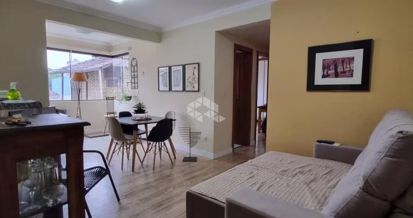 Apartamento para venda de 2 dormitórios, sacada, 1 suíte , ensolarado no bairro Cidade Baixa em Porto Alegre/RS