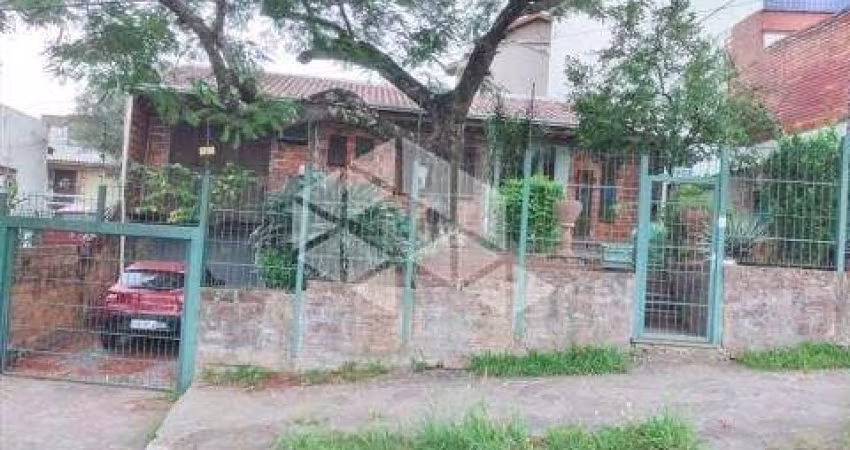 Casa 2 dormitórios para venda no bairro Medianeira