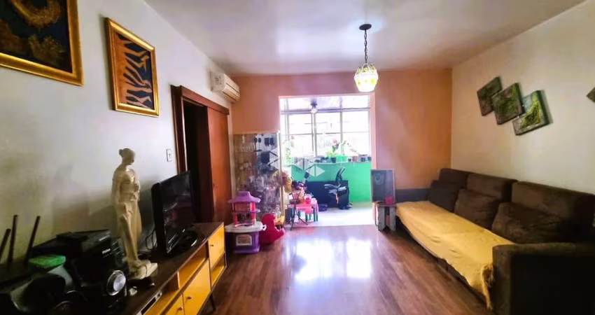 Apartamento para venda na Jeronimo de Ornelas de 3 dormitórios sacada e pátio privativo no bairro Santana