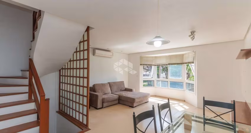 Casa com 3 dormitórios, 157m², suíte, 3  vagas, na Chácara das Pedras em Porto Alegre.