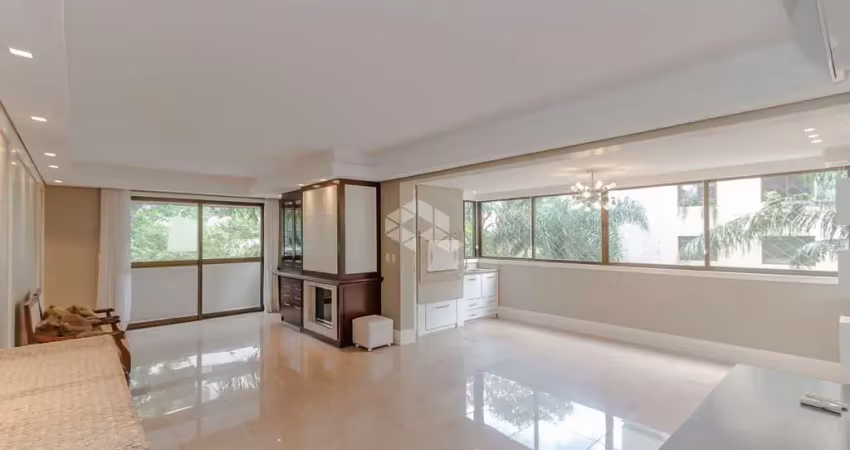 Amplo, ensolarado e em localização nobre ? viva com conforto e elegância na melhor rua do petrópolis