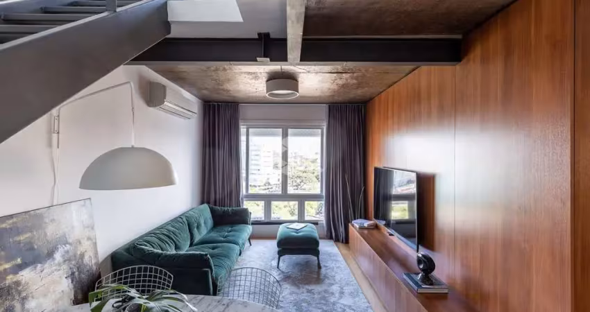 Design assinado, vista deslumbrante e uma cobertura que é puro charme urbano