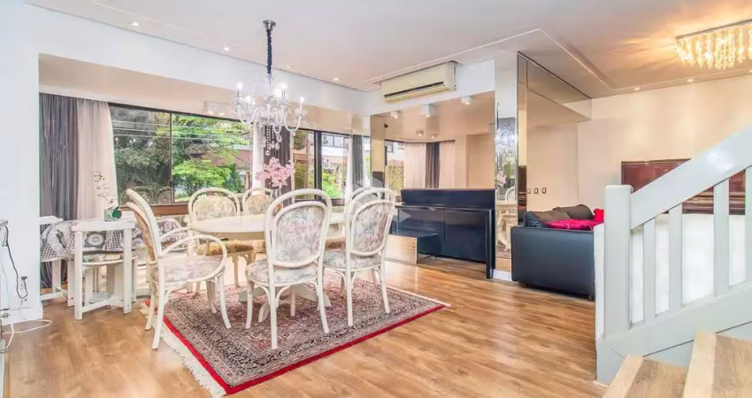 Um clássico da elegância: cobertura com terraço privativo e piscina
