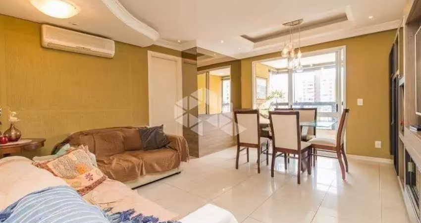 Apartamento a venda de 3 dormitórios, 1 suíte e 2 vagas no bairro passo da areia em porto alegre-rs