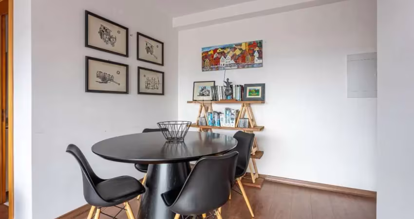 Vista deslumbrante, localização perfeita! um imóvel pronto para ser seu! com 2 dormitórios, suíte, sala com split e uma cozinha equipada, este apartam