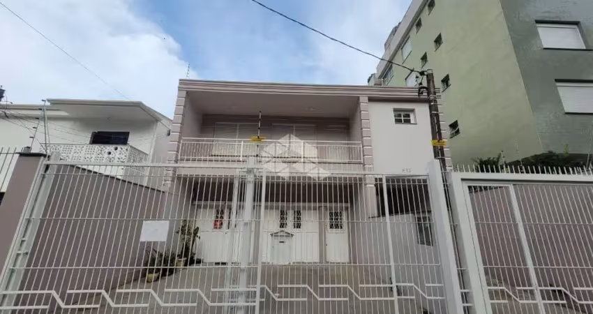 Casa, 4 dormitórios, 8 vagas no bairro jardim são pedro zona norte de porto alegre-rs