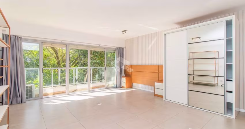 Studio com 50,69m², semi mobiliado e com vaga coberta - Bairro Petrópolis