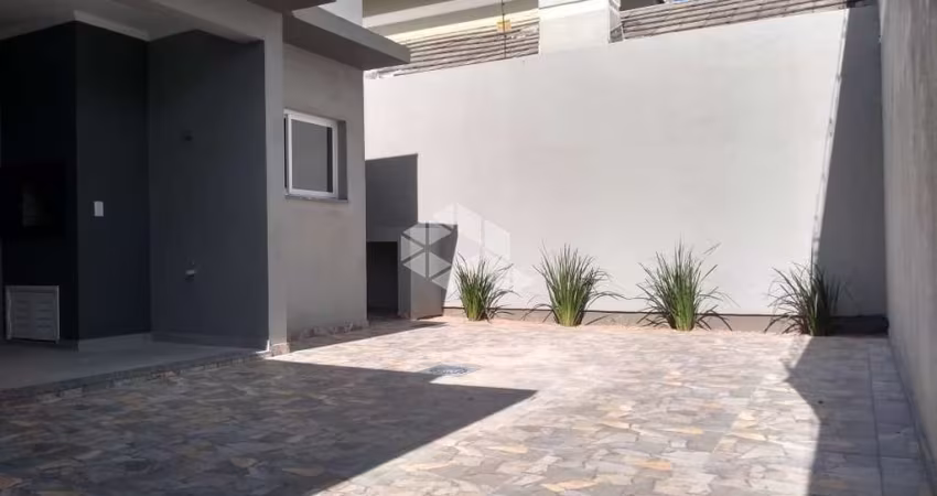 Casa 03 Dormitórios no Vale do Sol - 137 m²  - Próximo a Mercado, Academia e Escola.