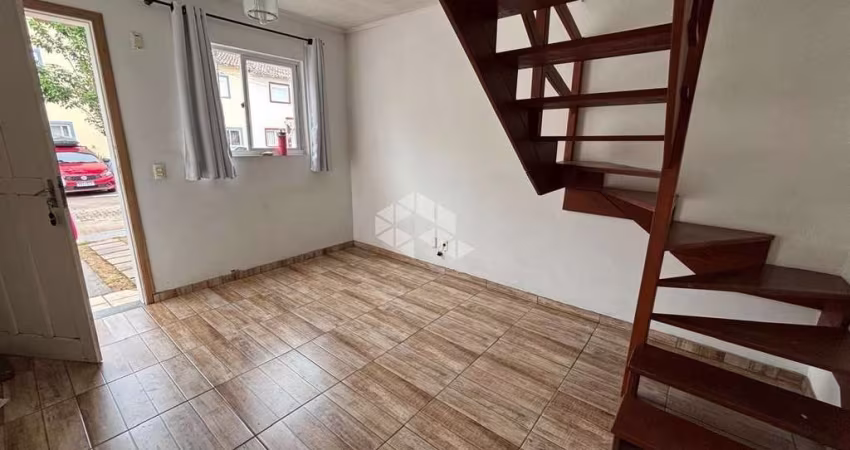 CASA SOBRADO 2 DORMITÓRIOS 54m² EM CONDOMINIO FECHADO