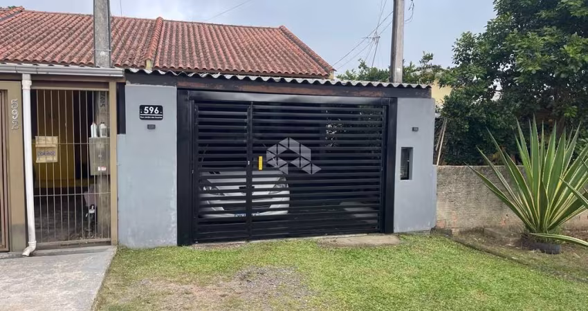 Casa Dois Dormitórios, com Garagem Coberta e pátio nos Fundos. localizado no jardim do Cedro.