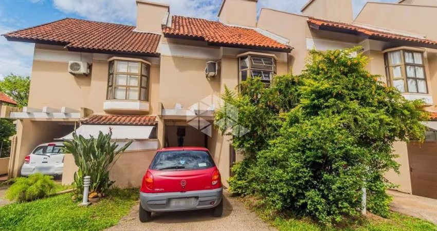 Casa em condomínio com 3 dormitórios, 2 vagas no Villa Brindisi. Bairro JD. Itú