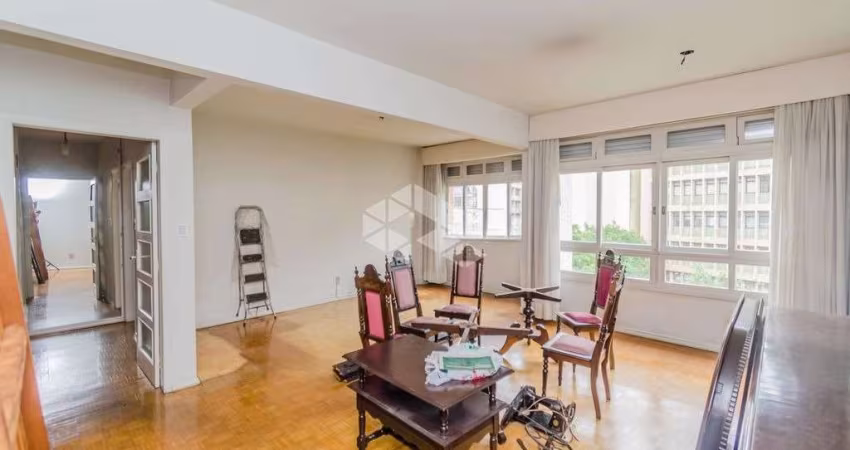 Apartamento 3 dormitórios no Bom fim em Porto Alegre