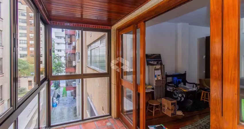 Apartamento amplo sendo 3 dormitórios e 2 vagas de garagem!