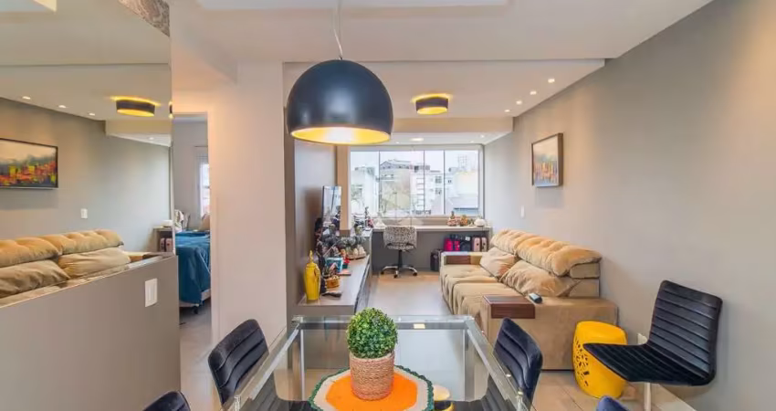 Apartamento de 2 dormitórios, decorado por arquiteto com 2 vagas de garagem!