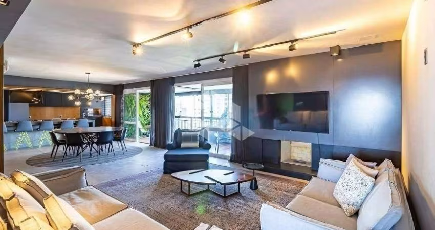 Apartamento de 3 dormitórios no bairro Bela Vista