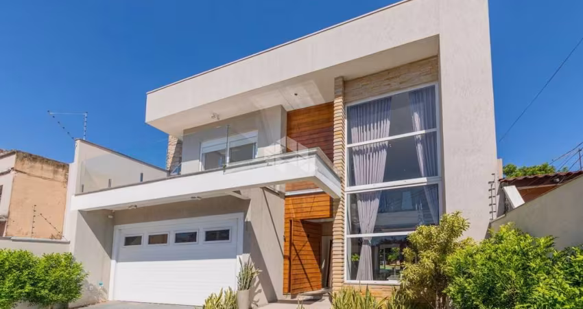 Uma casa para chamar de sua! Casa Sobrado com 315m², Suíte Master, com Pátio e Piscina