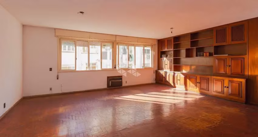 Apartamento 168m² com  3 dormitórios sendo 1 suíte dep.empregada 1 vaga no  bom fim