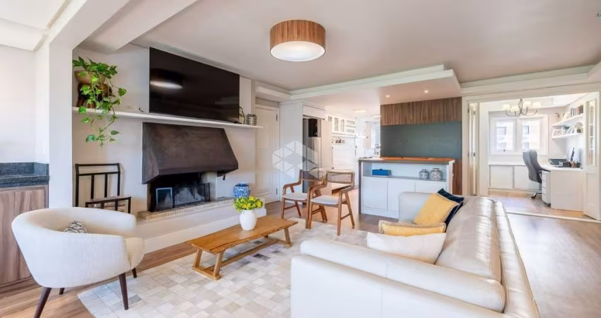 Apartamento semi mobiliado 3 dormitórios com 2 vagas de garagem no Bairro Auxiliadora em Porto Alegre