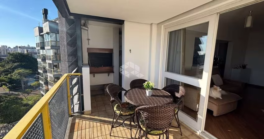 Apartamento com 2 dormitórios, 1vaga  e infra no Menino Deus!